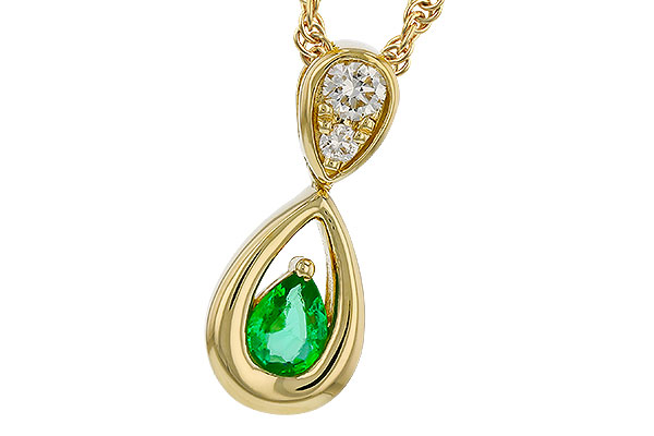 C329-85597: NECKLACE .10 EMERALD .16 TGW (4x3 EMER)