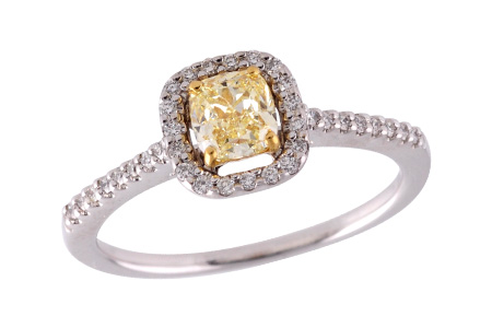 H242-58323: LDR .52 LGT FANCY YELL DIA .66 TW (EGL D14022404)