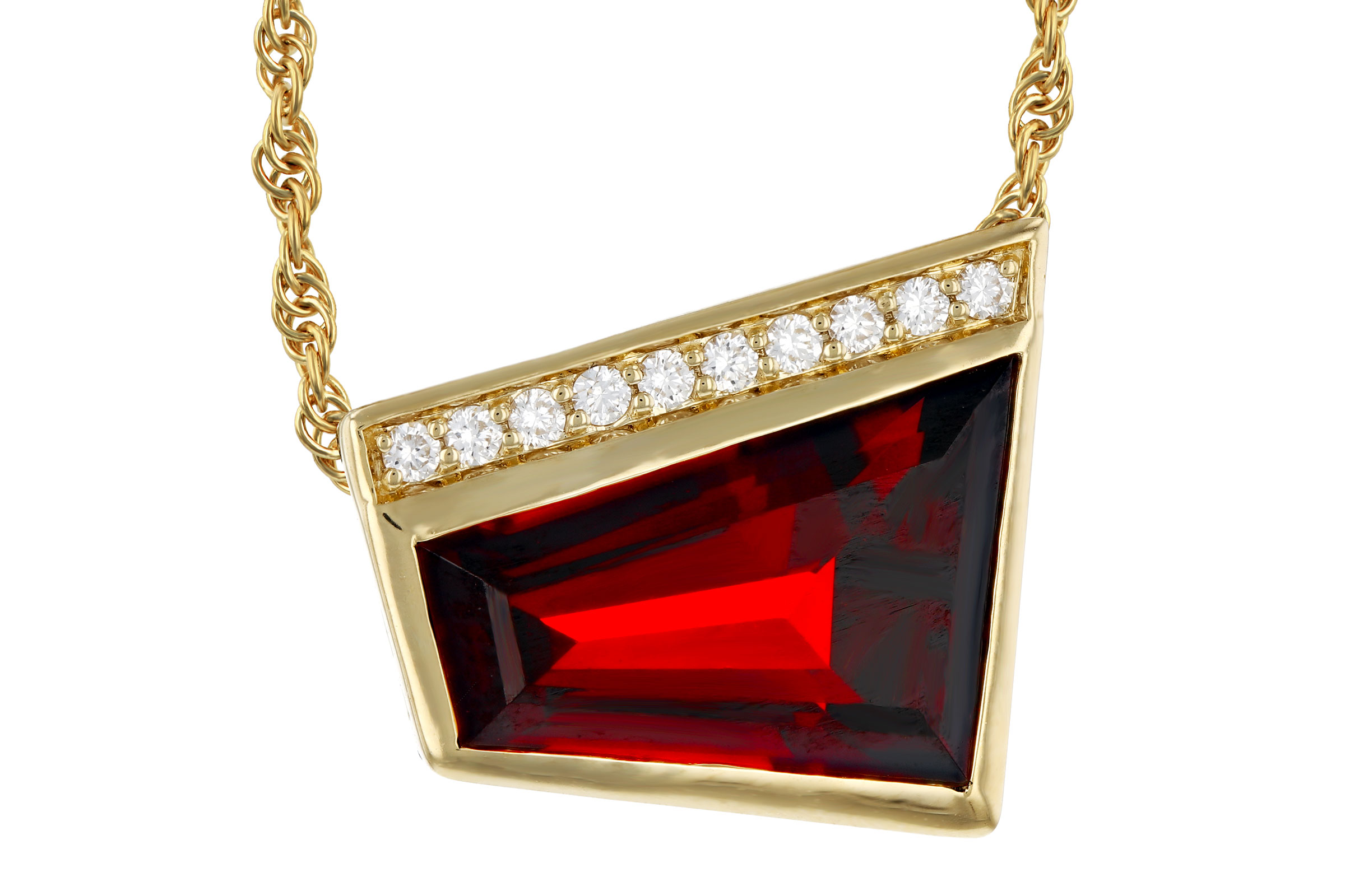 K330-74696: NECKLACE 3.92 GARNET 4.00 TGW
