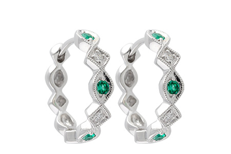 L241-64705: EARRINGS .13 EMERALD .18 TGW